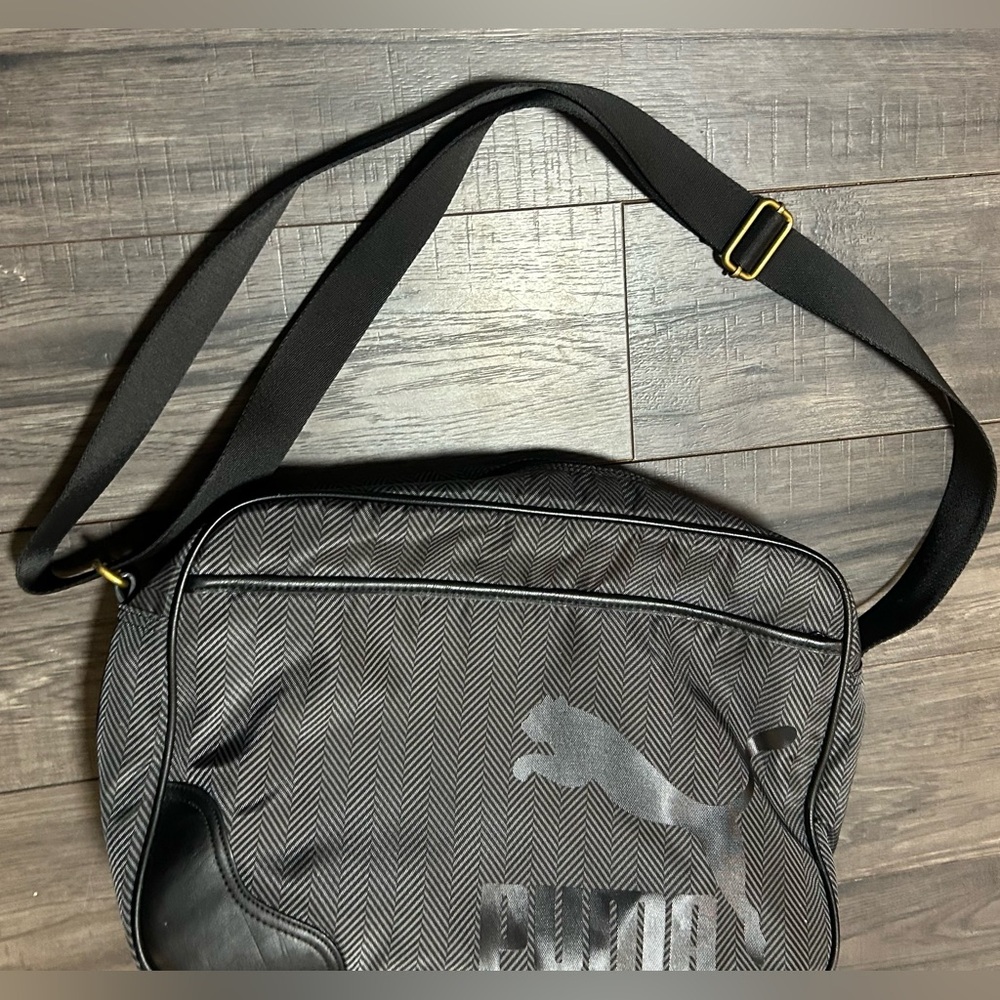 PUMA Campus messenger bag